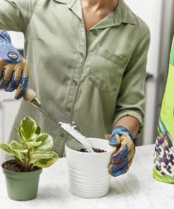 Miracle-Gro Soil & Soil Amendments Perlite Improves Soil Structure -Landscaping Sales Store 12190889