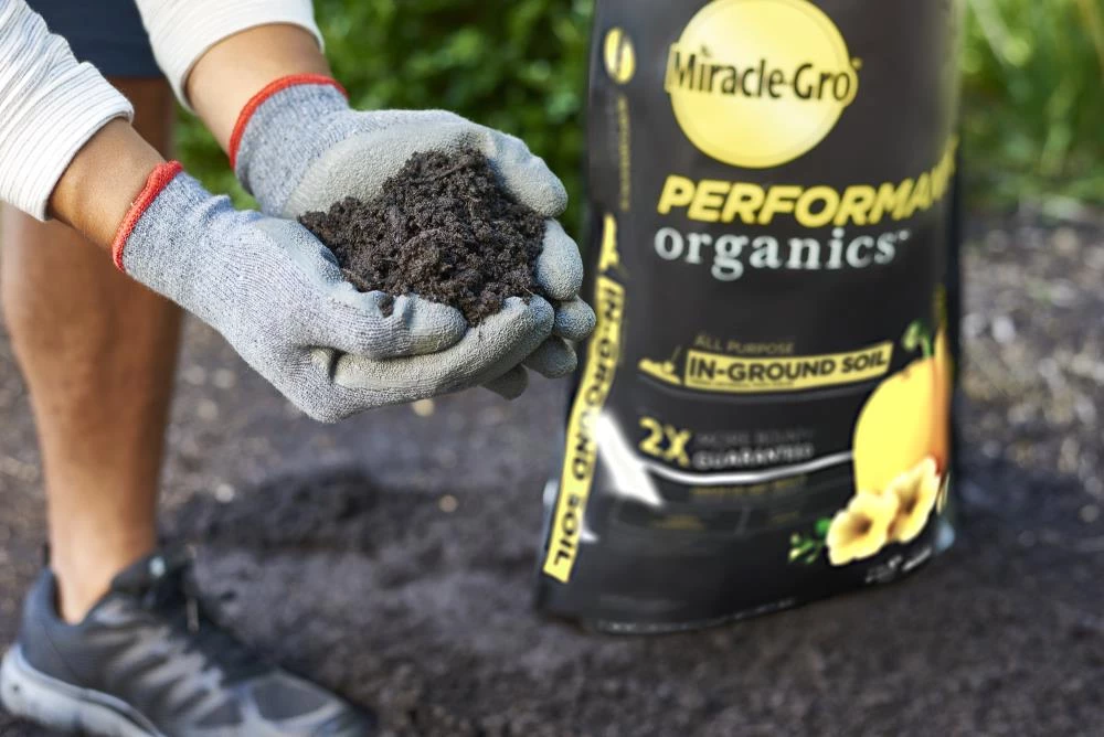 Miracle-Gro Soil & Soil Amendments 1.3-cu ft Organic Garden Soil 6 Miracle-Gro Soil & Soil Amendments 1.3-cu ft Organic Garden Soil - Image 6