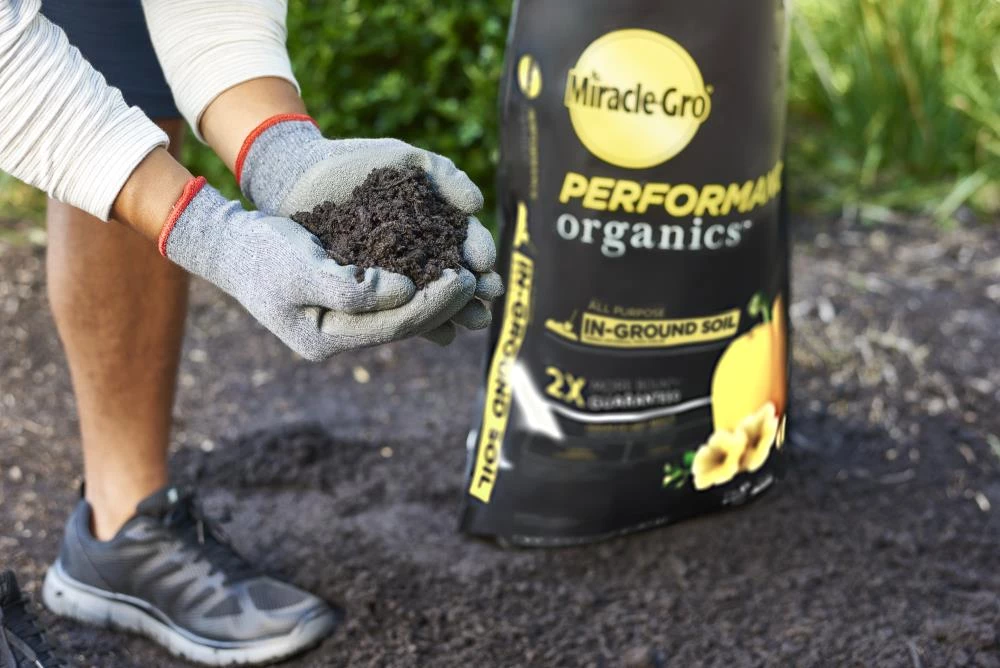 Miracle-Gro Soil & Soil Amendments 1.3-cu ft Organic Garden Soil 7 Miracle-Gro Soil & Soil Amendments 1.3-cu ft Organic Garden Soil - Image 7