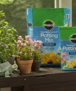 Miracle-Gro Soil & Soil Amendments 16-Quart Potting Soil Mix -Landscaping Sales Store 42460242