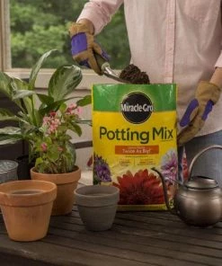 Miracle-Gro Soil & Soil Amendments Potting Mix Bundle 8-Quart Potting Soil Mix -Landscaping Sales Store 44004193