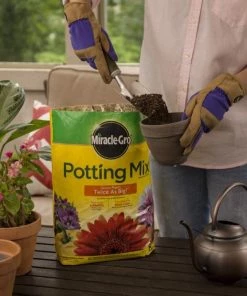 Miracle-Gro Soil & Soil Amendments Potting Mix Bundle 8-Quart Potting Soil Mix -Landscaping Sales Store 44004196